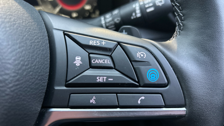 Nissan Juke 1.0 DiG-T Tekna 5dr DCT Petrol Hatchback